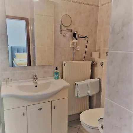 מלון Kurhaus Uhlenberg 4*